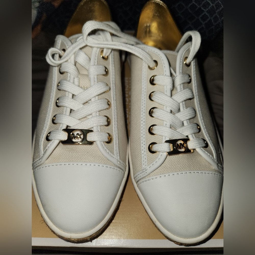 Like new MK shoes